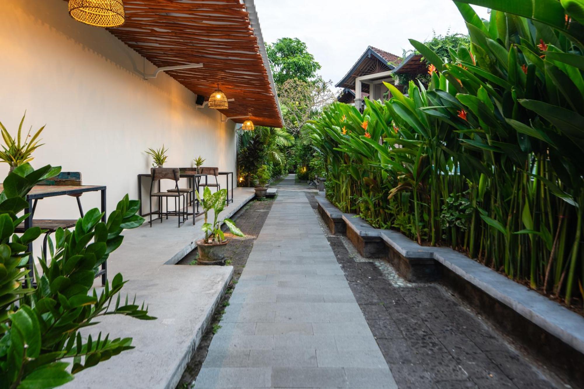 Bali Ayu Hotel & Villas Кута Екстериор снимка